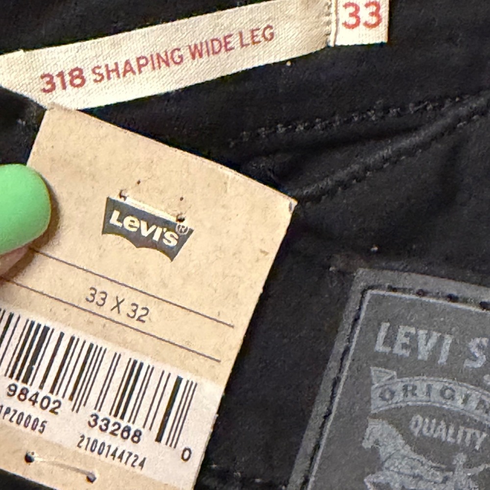 NWT Levi's 318 Shaping Wide Leg Jeans Black Tummy Control Mid Rise 33x32 - Picture 7 of 9